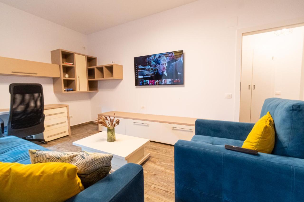 בראשוב Yan Apartment - Near Mall & Free Private Parking מראה חיצוני תמונה