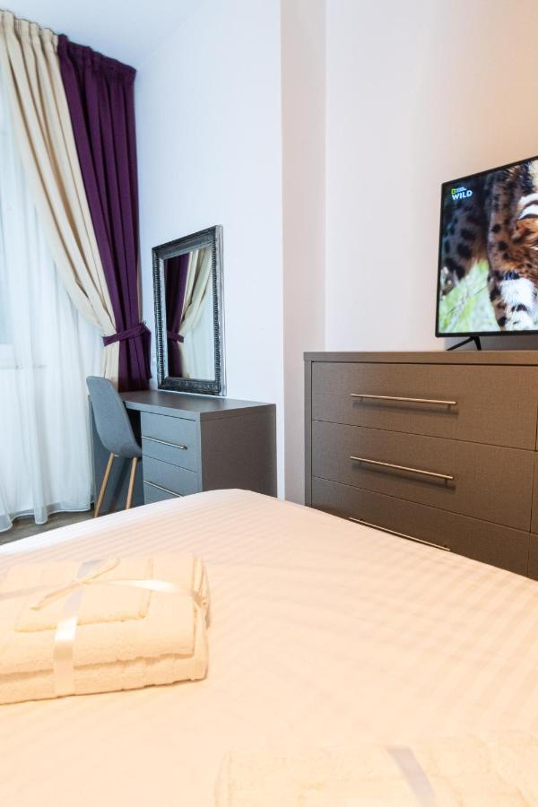 בראשוב Yan Apartment - Near Mall & Free Private Parking מראה חיצוני תמונה