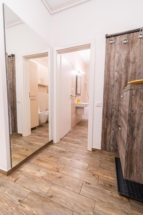 בראשוב Yan Apartment - Near Mall & Free Private Parking מראה חיצוני תמונה