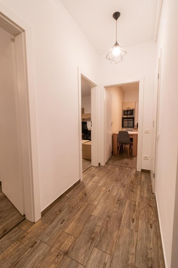 בראשוב Yan Apartment - Near Mall & Free Private Parking מראה חיצוני תמונה