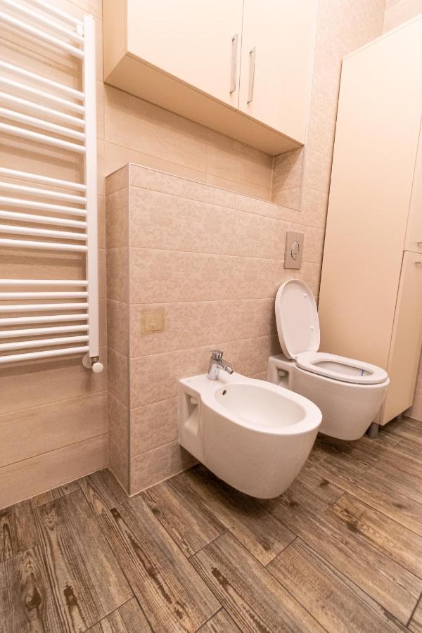 בראשוב Yan Apartment - Near Mall & Free Private Parking מראה חיצוני תמונה