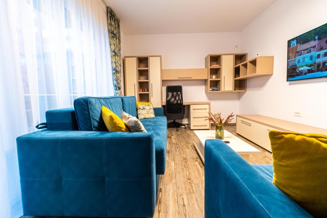 בראשוב Yan Apartment - Near Mall & Free Private Parking מראה חיצוני תמונה