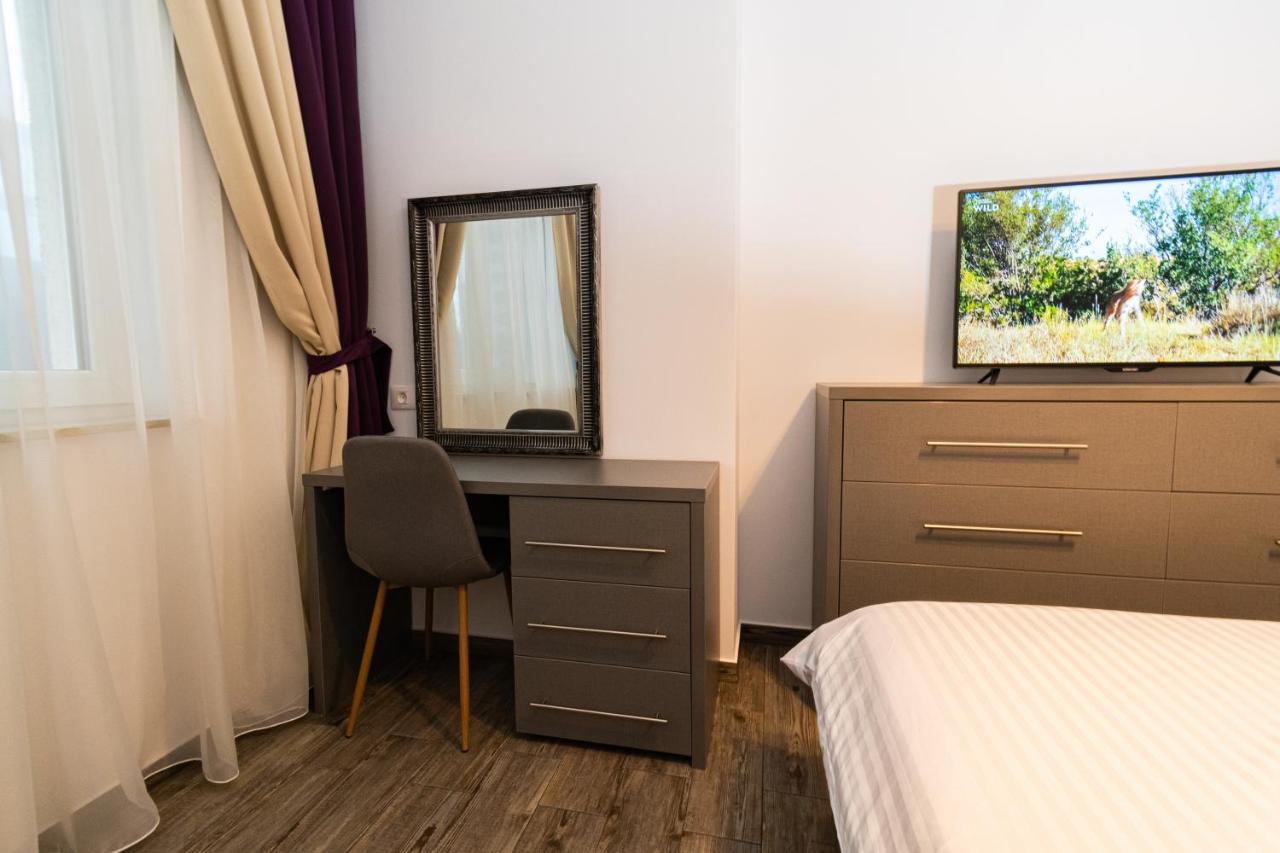 בראשוב Yan Apartment - Near Mall & Free Private Parking מראה חיצוני תמונה
